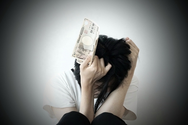 借金に縛られる。五所川原市で弁護士や司法書士に債務整理の無料相談をする